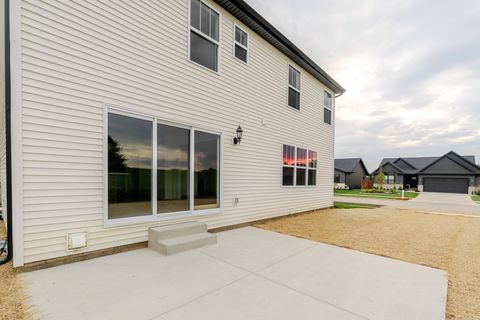 Tiny photo for 2 Bucktown Court, Bloomington, IL 61705 (MLS # 12322859)