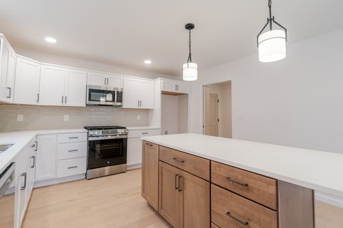 Tiny photo for 2 Bucktown Court, Bloomington, IL 61705 (MLS # 12322859)