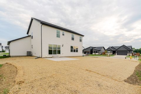 Tiny photo for 2 Bucktown Court, Bloomington, IL 61705 (MLS # 12322859)