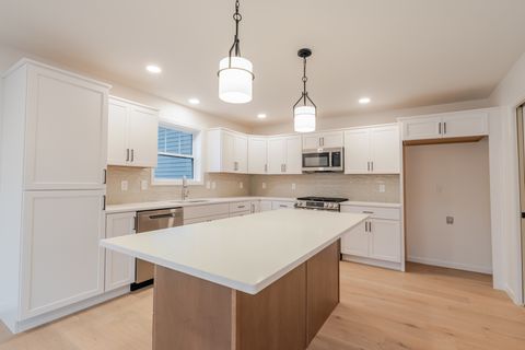 Tiny photo for 2 Bucktown Court, Bloomington, IL 61705 (MLS # 12322859)