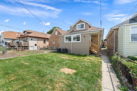 Tiny photo for 4230 N Monitor Avenue, Chicago, IL 60634 (MLS # 12512108)
