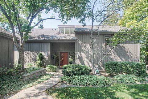 Photo of 716B Old Barn Road #B, Lake Barrington, IL 60010 (MLS # 12470037) Photo of 716B Old Barn Road #B, Lake Barrington, IL 60010 (MLS # 12470037)