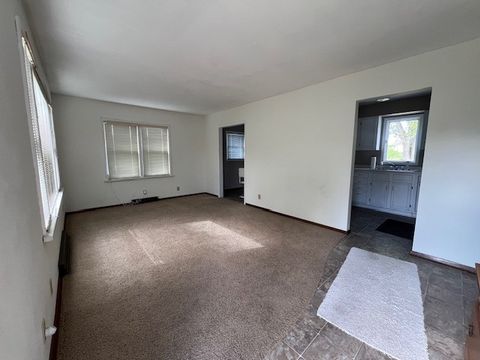 Tiny photo for 550 N Waddell Avenue, Freeport, IL 61032 (MLS # 12640496)