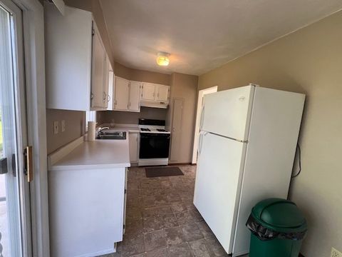 Tiny photo for 550 N Waddell Avenue, Freeport, IL 61032 (MLS # 12640496)