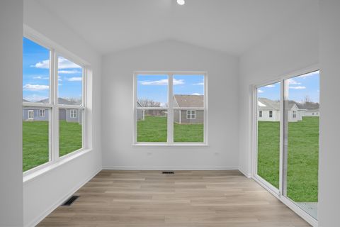 Tiny photo for 421 Cottrell Lane, Aurora, IL 60506 (MLS # 12618059)