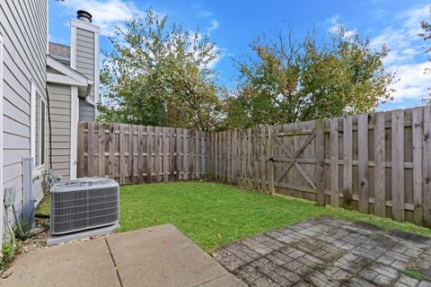 Tiny photo for 211 Woodstone Drive, Buffalo Grove, IL 60089 (MLS # 12483603)