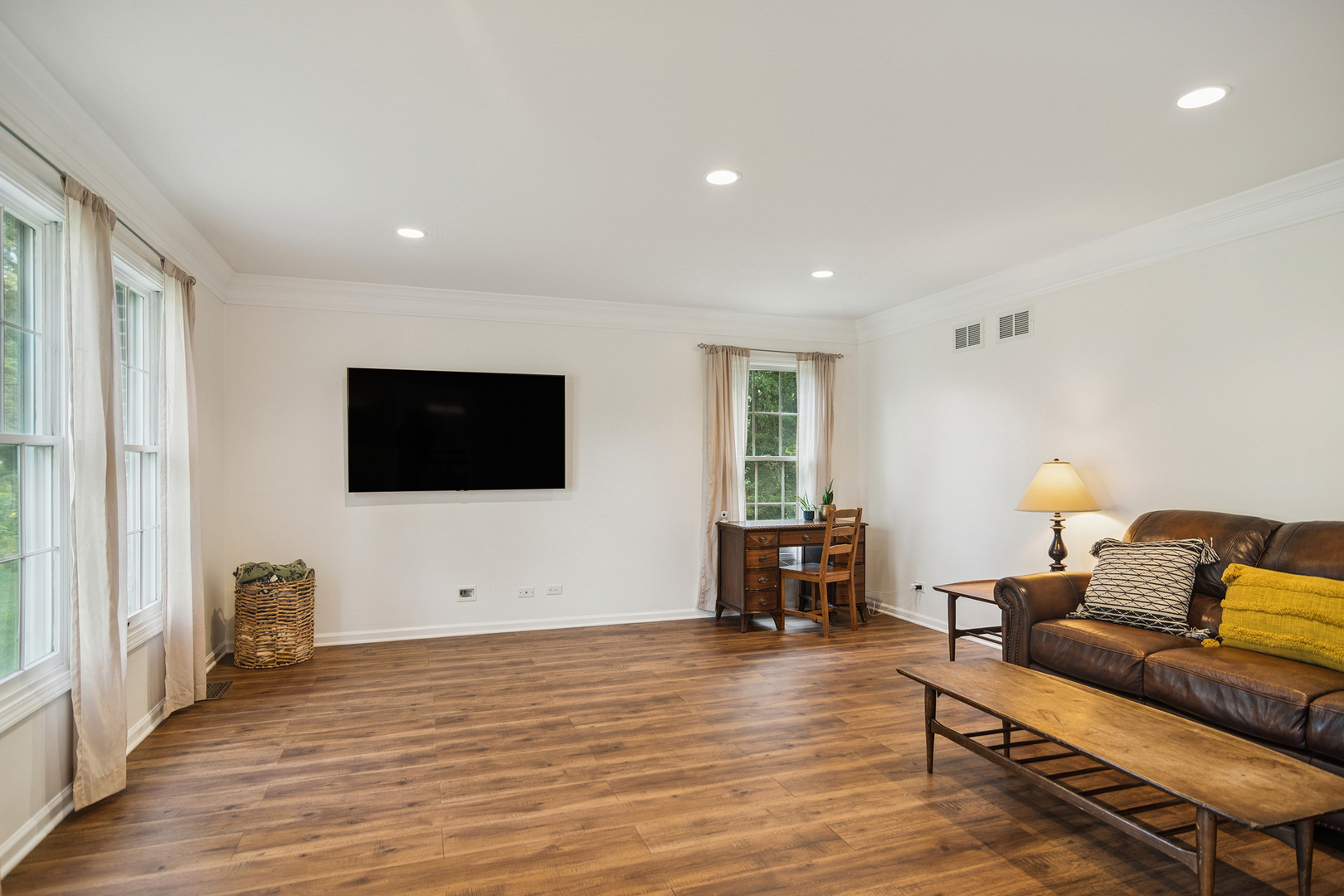 25235 W Hermosa Avenue