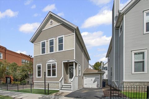 2903 N Wolcott Avenue A Chicago IL 60657