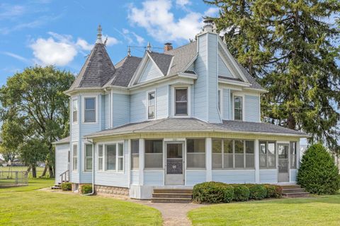 Photo of 301 N Main Street, Herscher, IL 60941 (MLS # 12454193)