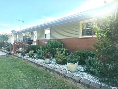 Tiny photo for 634 SARA, Centralia, IL 62801 (MLS # EB459952)