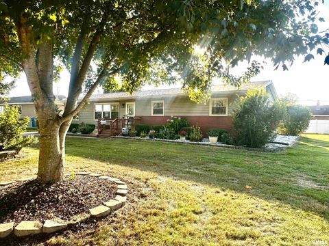 Tiny photo for 634 SARA, Centralia, IL 62801 (MLS # EB459952)