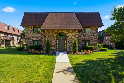 Photo of 187 Uteg Street #206B, Crystal Lake, IL 60014 (MLS # 12766206)