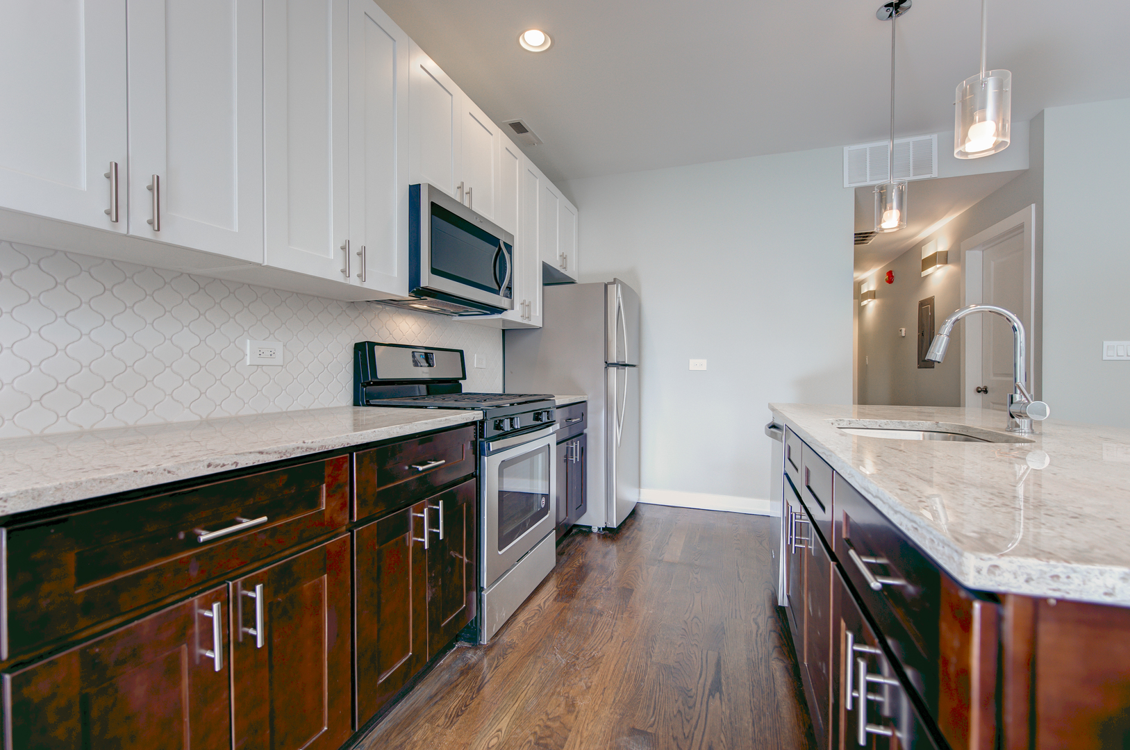 3015 W Wellington Avenue