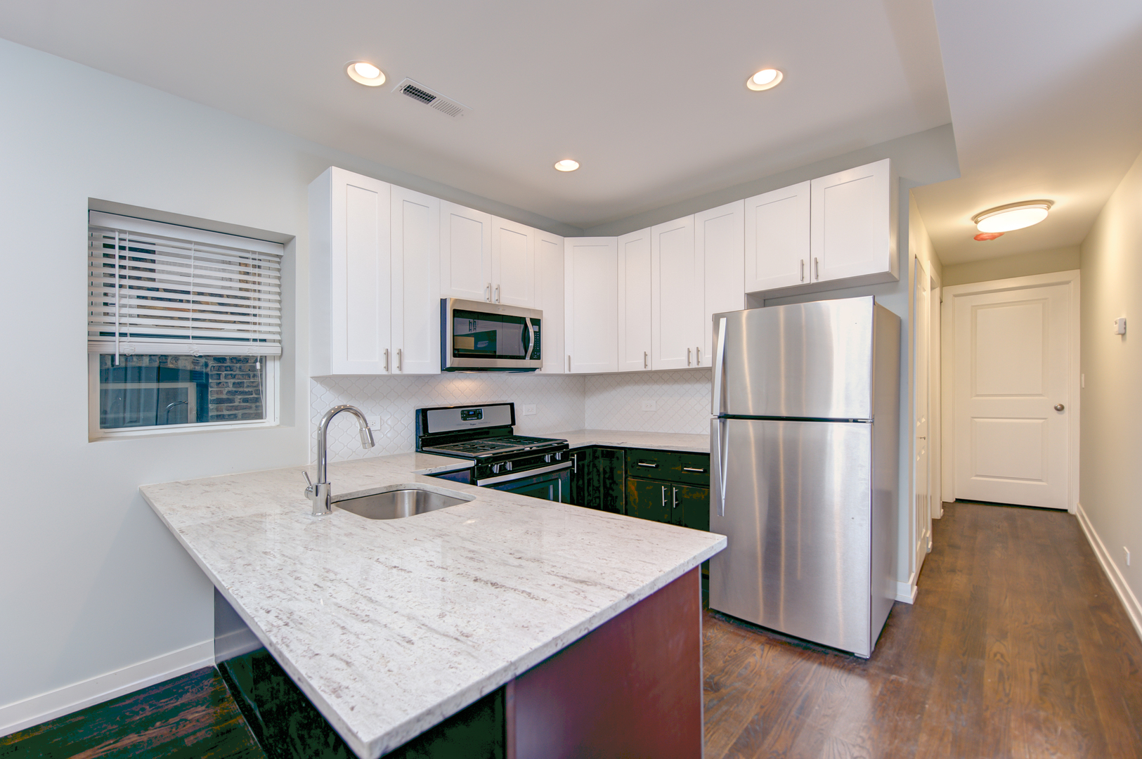 3015 W Wellington Avenue