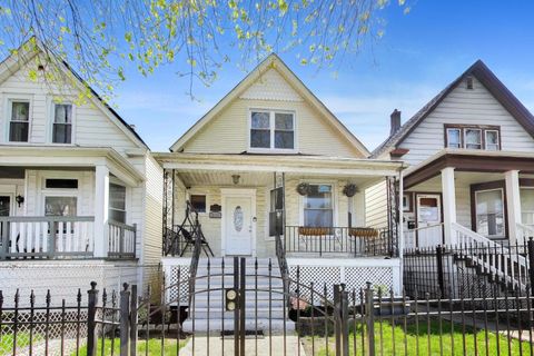 Photo of 2315 N TRIPP Avenue, Chicago, IL 60639 (MLS # 12629185)