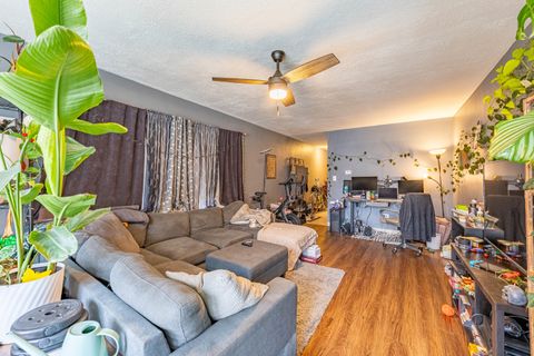 Tiny photo for 1008 Washington Boulevard #5, Oak Park, IL 60302 (MLS # 12633049)