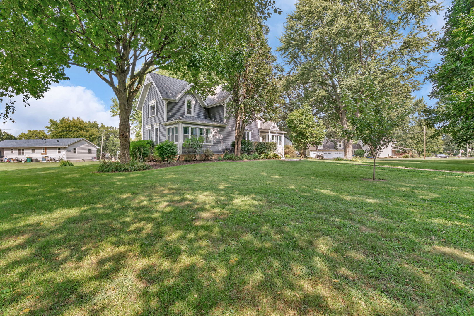 313 E George Street