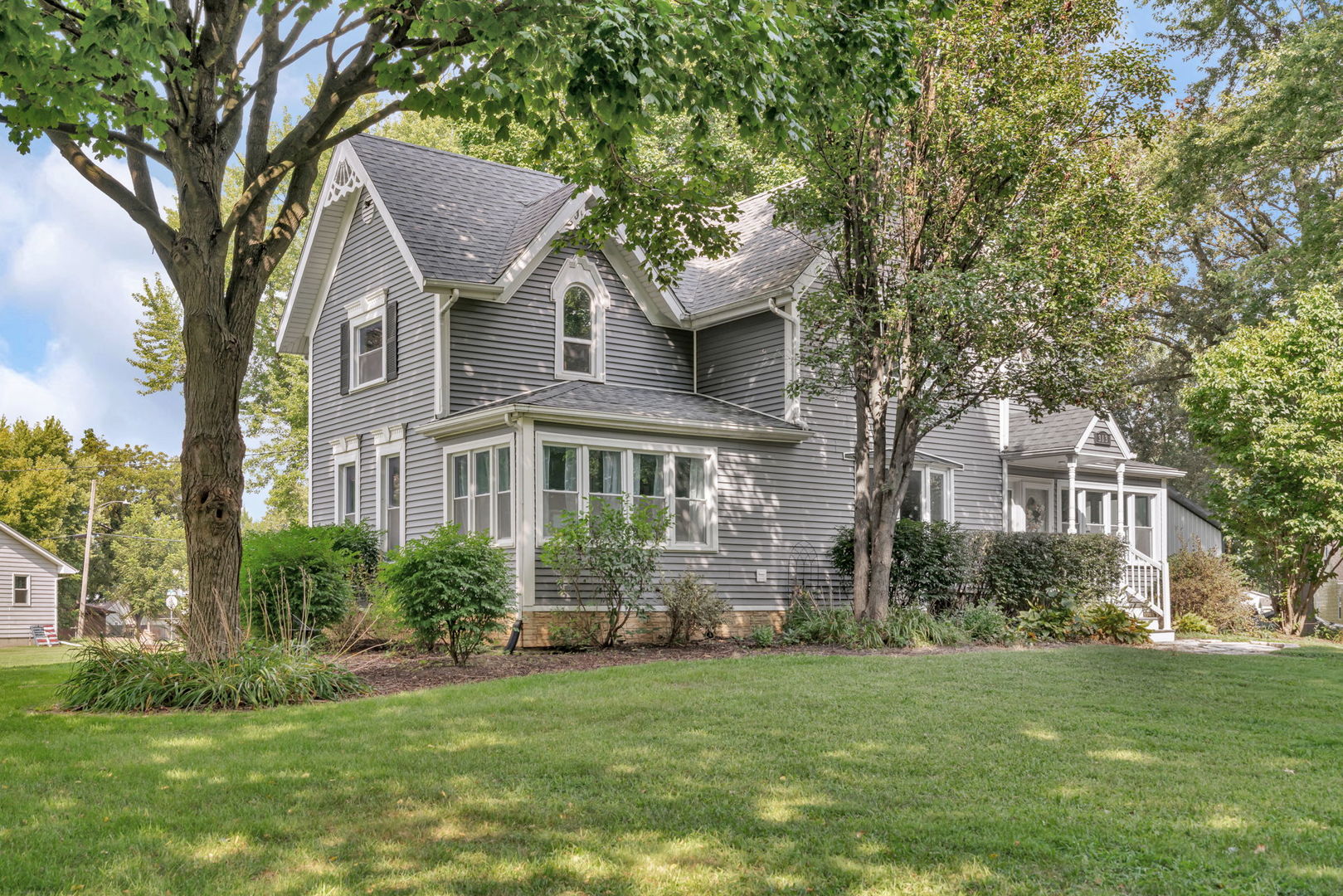313 E George Street