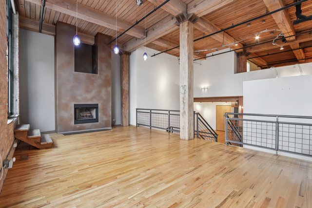 1000 W Washington Boulevard 137