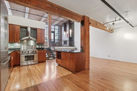 Tiny photo for 1000 W Washington Boulevard #137, Chicago, IL 60607 (MLS # 12536628)