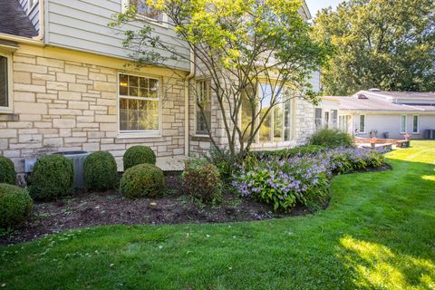 Tiny photo for 4410 Bobolink Terrace, Skokie, IL 60076 (MLS # 12481673)