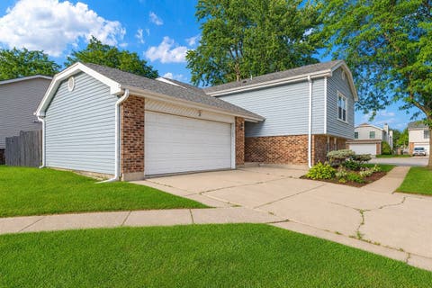 Tiny photo for 3 WHITEHALL Court, Streamwood, IL 60107 (MLS # 12733607)