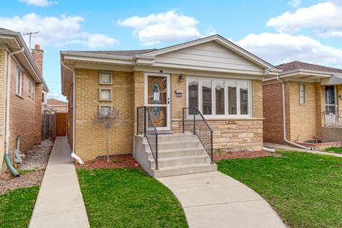 Tiny photo for 7520 W Carmen Avenue, Harwood Heights, IL 60706 (MLS # 12662666)