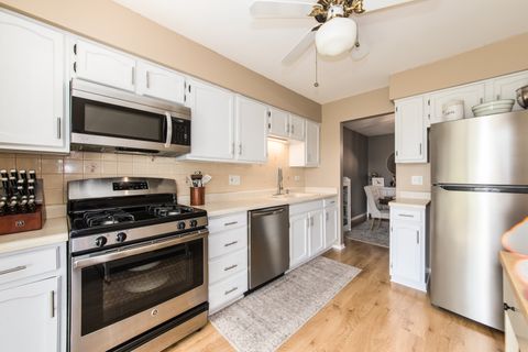 Tiny photo for 584 Elizabeth Drive #B, Wood Dale, IL 60191 (MLS # 12696949)