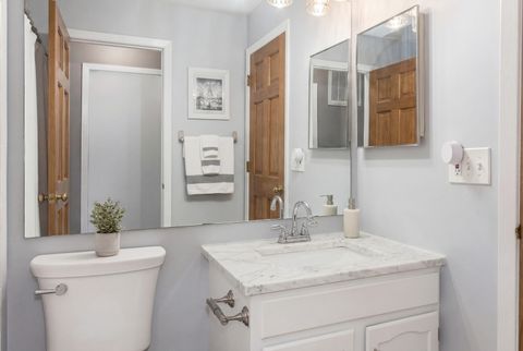 Tiny photo for 584 Elizabeth Drive #B, Wood Dale, IL 60191 (MLS # 12696949)