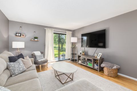 Tiny photo for 584 Elizabeth Drive #B, Wood Dale, IL 60191 (MLS # 12696949)