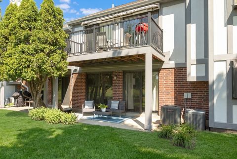 Tiny photo for 584 Elizabeth Drive #B, Wood Dale, IL 60191 (MLS # 12696949)