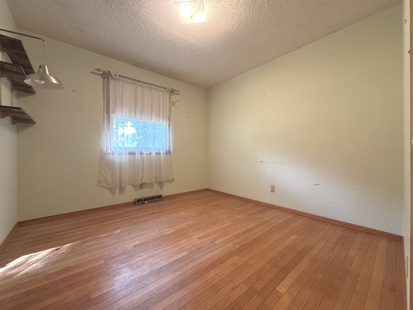 Sugar Grove, Illinois 60554, United States, 3 Bedrooms Bedrooms, ,2 BathroomsBathrooms,Residential,Active,218756