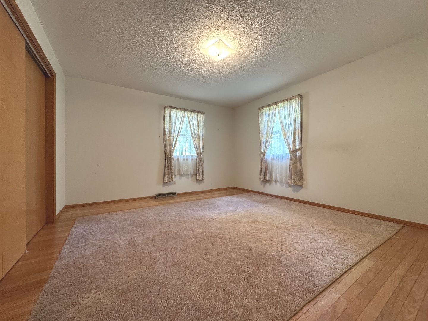 Sugar Grove, Illinois 60554, United States, 3 Bedrooms Bedrooms, ,2 BathroomsBathrooms,Residential,Active,218756