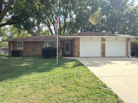 Photo of 240 Snow Street, Sugar Grove, IL 60554 (MLS # 12483159)