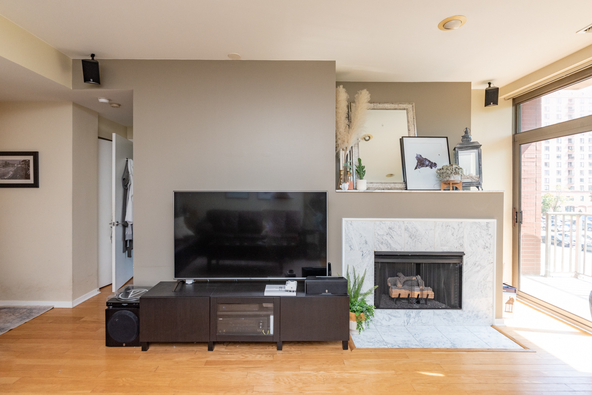 400 N CLINTON Street 307