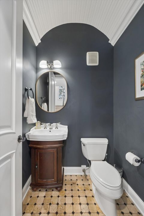 Tiny photo for 425 S Quincy Avenue, Hinsdale, IL 60521 (MLS # 12588661)