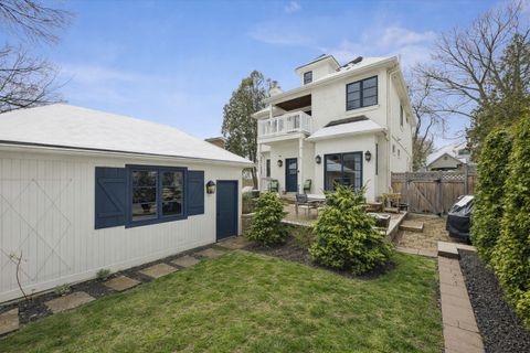 Tiny photo for 425 S Quincy Avenue, Hinsdale, IL 60521 (MLS # 12588661)