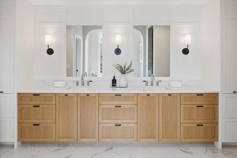 Tiny photo for 580 S Kearsage Avenue, Elmhurst, IL 60126 (MLS # 12583715)