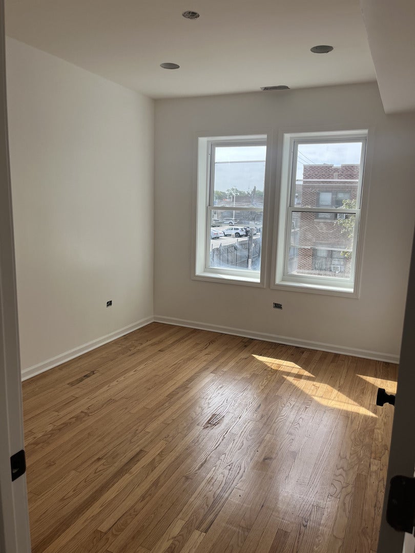 2414 W 70th Street 2