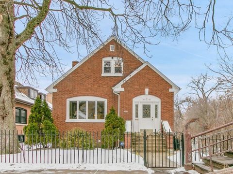 Photo of 4952 N Bernard Street, Chicago, IL 60625 (MLS # 12566595)