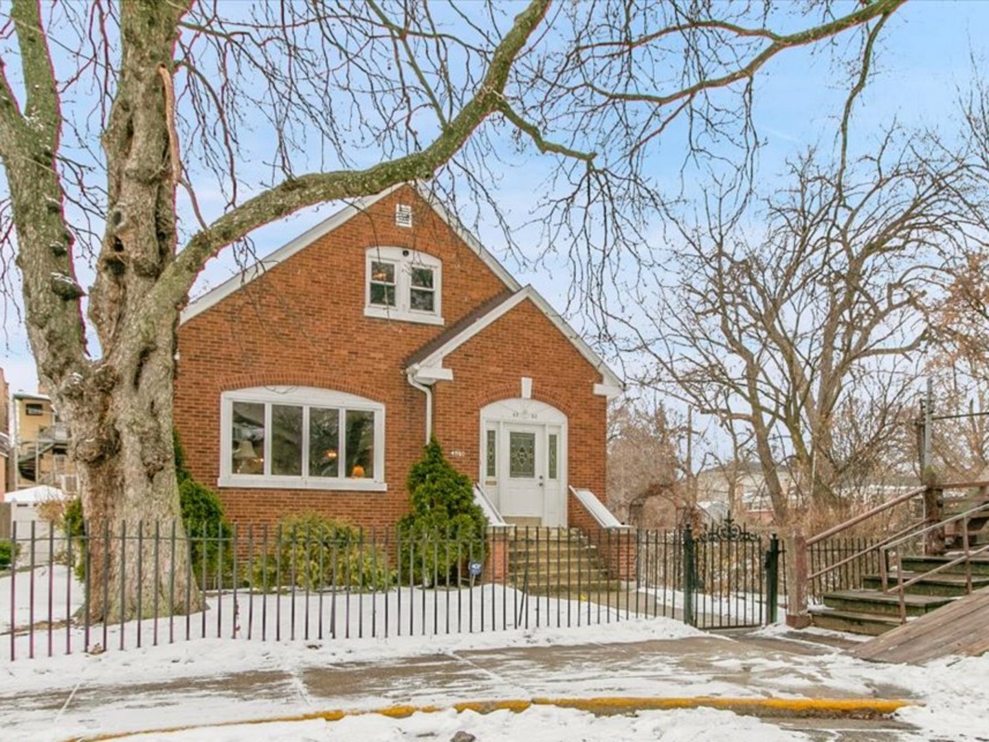 4952 N Bernard Street