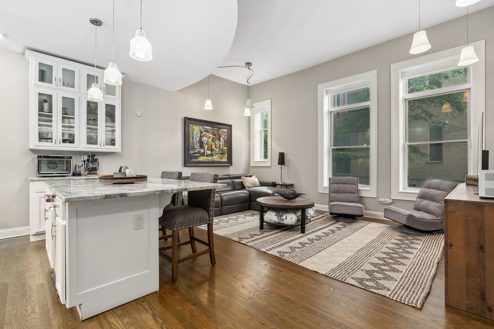 2017 W Evergreen Avenue 102