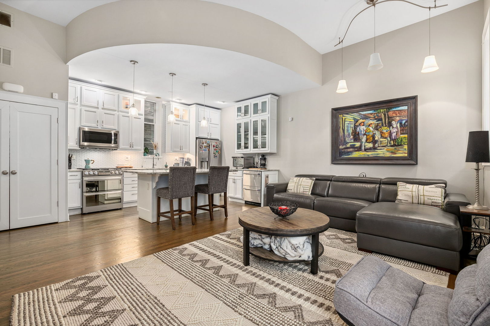 2017 W Evergreen Avenue 102