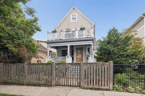Photo of 4658 N Kennicott Avenue, Chicago, IL 60630 (MLS # 12727117)