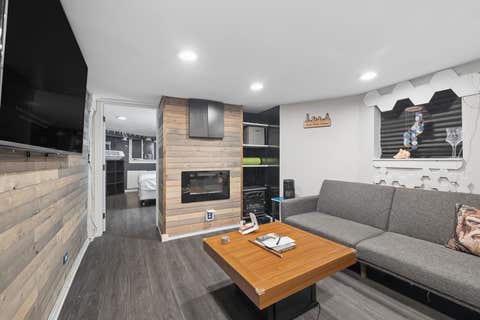 Tiny photo for 4658 N Kennicott Avenue, Chicago, IL 60630 (MLS # 12727117)