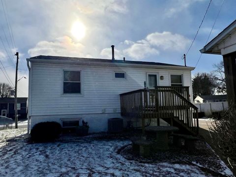 Tiny photo for 217 W 17th Avenue, Milan, IL 61264 (MLS # 100000118)