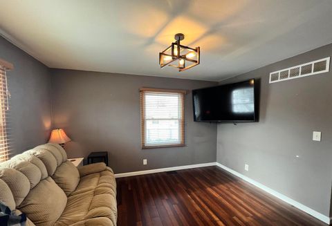 Tiny photo for 217 W 17th Avenue, Milan, IL 61264 (MLS # 100000118)