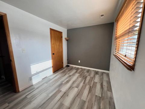 Tiny photo for 217 W 17th Avenue, Milan, IL 61264 (MLS # 100000118)