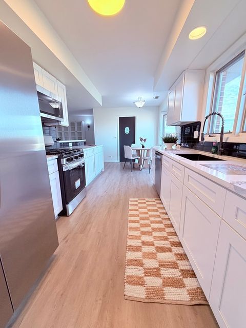 Tiny photo for 1670 N Douglas Court, Arlington Heights, IL 60004 (MLS # 12553416)