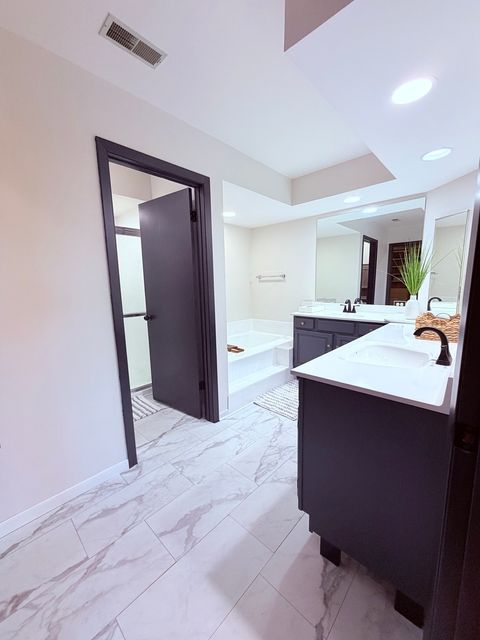 Tiny photo for 1670 N Douglas Court, Arlington Heights, IL 60004 (MLS # 12553416)